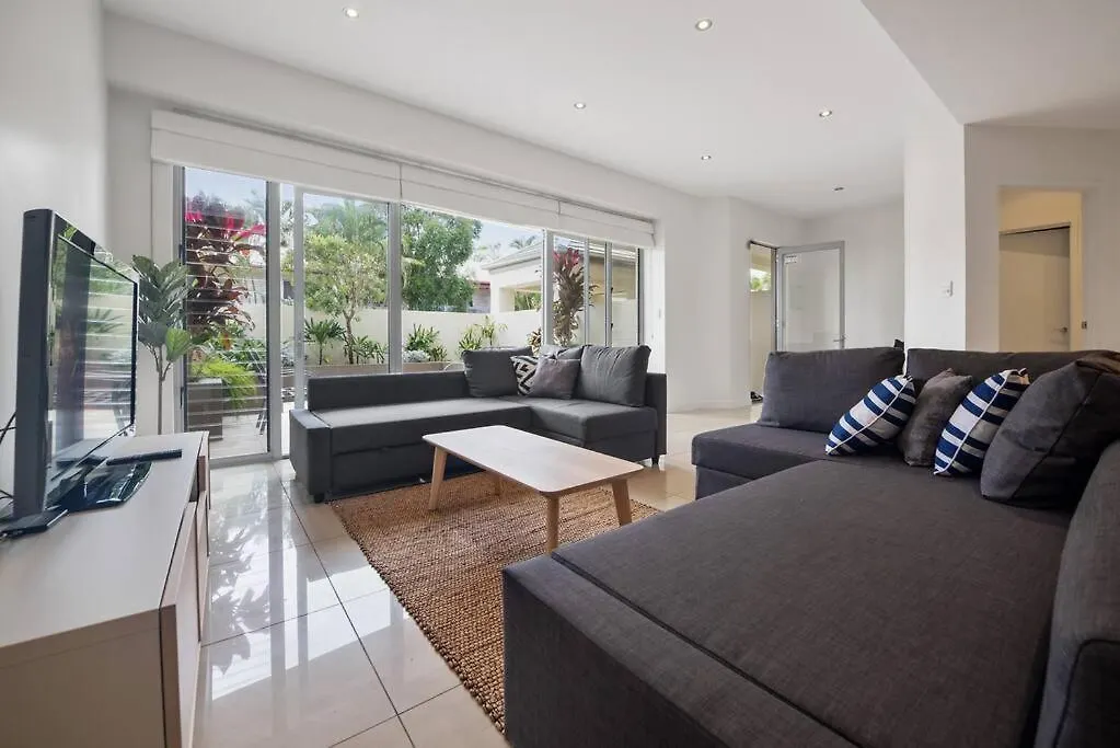 Apartment 4 Bed Townhouse 200M To The Beach Alexandra Headland