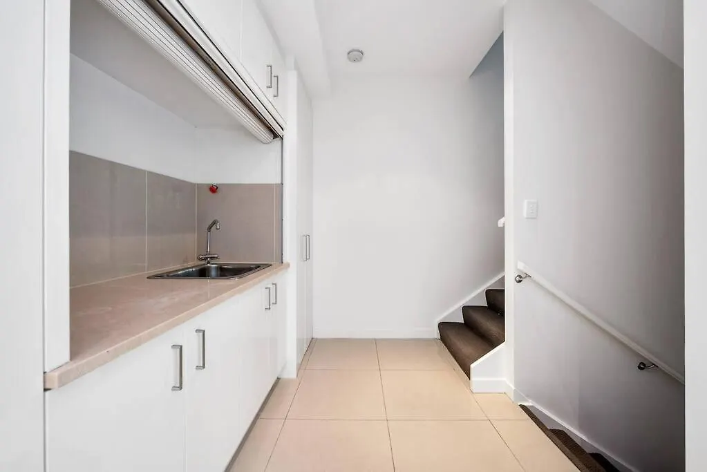 Apartment 4 Bed Townhouse 200M To The Beach Alexandra Headland