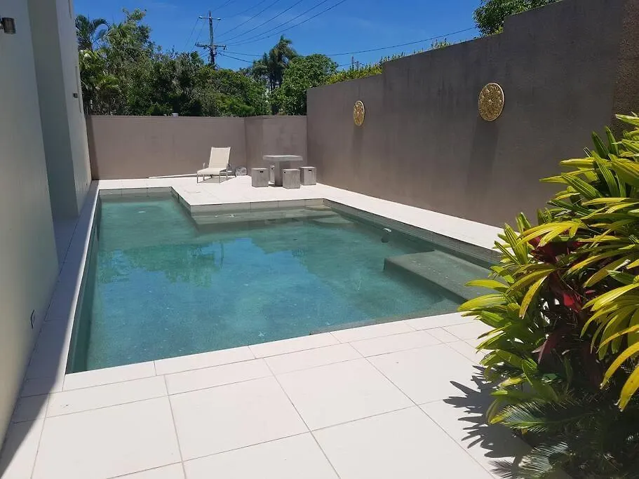 4 Bed Townhouse 200M To The Beach Alexandra Headland Australia