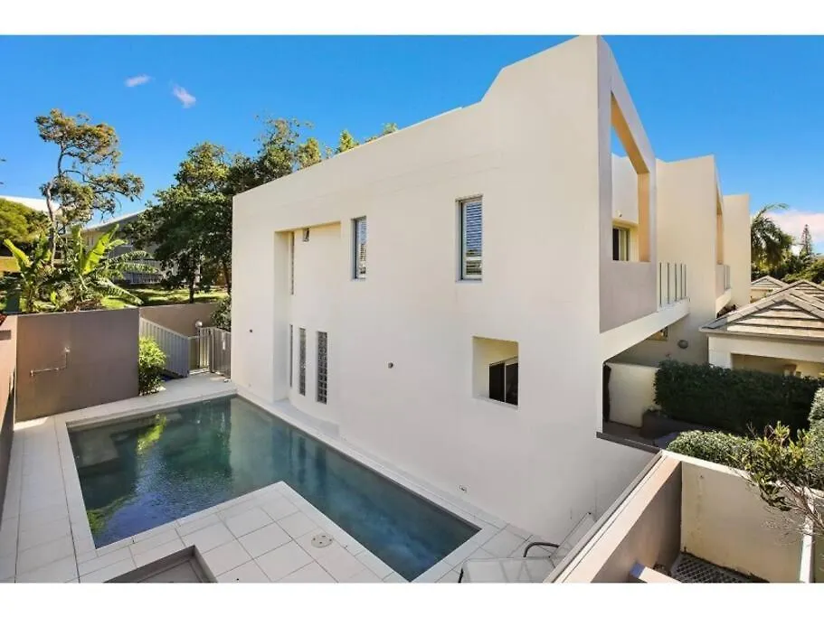 Apartment 4 Bed Townhouse 200M To The Beach Alexandra Headland Australia