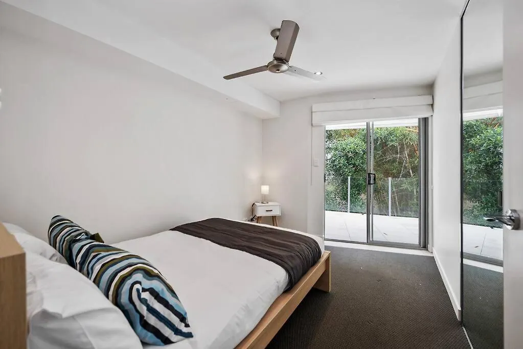 4 Bed Townhouse 200M To The Beach Alexandra Headland